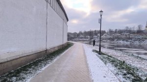 1000091887 На левом берегу Волги в  Старице.mp4