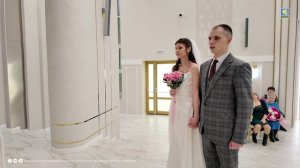 Временно исполняющий полномочия главы города поздравляет молодожёнов с регистрацией брака