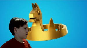 Играю в Королевскую битву (занял топ-1)