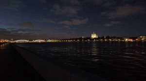 Свердловская набережная. Раннее утро. Декабрь 2025.