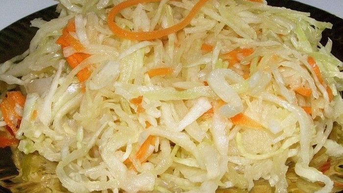 Закуска на все времена! Маринованная капуста на скорую руку. В меру острая, ароматная, хрустящая