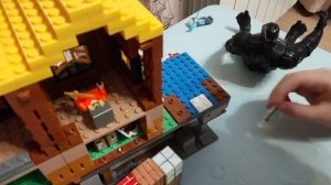 игрок проходит свойи препятствия в Майнкрафте