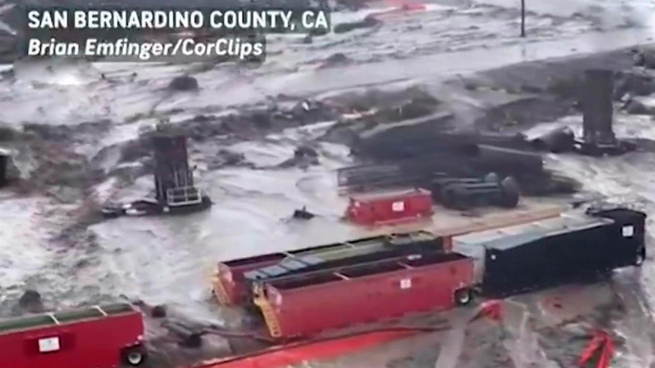 Появились кадры мощного наводнения в Калифорнии. смотреть онлайн