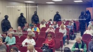 Питер. Наши дни. «За Зеленского помолимся…» .