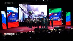 В Махачкале отметили День спасателя и и 35-летие со дня образования МЧС России