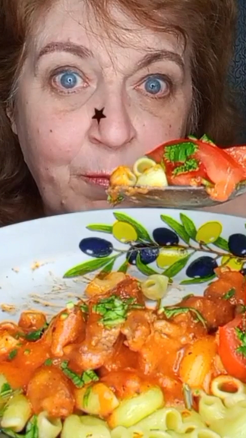 МУКБАНГ Говядина как КРЫЛО самолёта,НО гуляш ОТМЕННЫЙ. смотреть онлайн