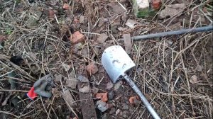 Под фундаментом дома нашли много больших литых находок!!!