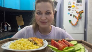 МУКБАНГ КОТЛЕТА С МАКАРОНАМИ/СВЕЖИЕ ОВОЩИ/MUKBANG ЕДА ОБЖОР