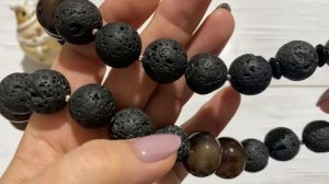 Натуральные камни в колье.