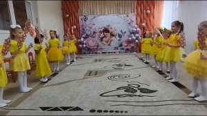 Танец "Ой, да ты Россия, моя Россия" старшая группа