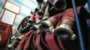 В Тверской области загорелся обувной склад на площади 5 тыс. кв. м