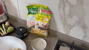 Куринные лапы Азиатский деликатес китайский и камбоджийский соус Сooking chicken legs