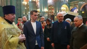 Жить, совершая подвиг. Нет нерешаемых проблем, всё решаемо, только надо помолиться.