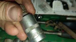 Потёк антифриз из патрубков печки и заглушки радиатора охлаждения.mp4