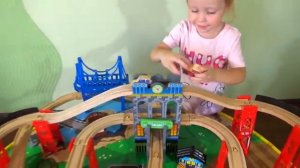 Настя и Патруль строят город