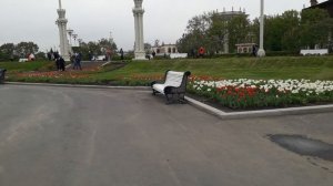 Москва. ВДНХ, золотой фонтан. Куда поехать на каникулы с детьми.