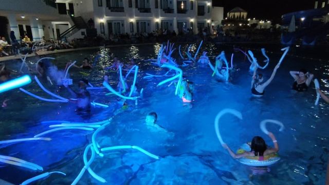 Ночная пенная вечеринка в отеле Sharm Holiday Resort 4. смотреть онлайн