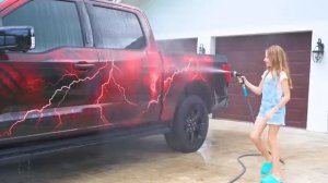 Настя учится зарабатывать