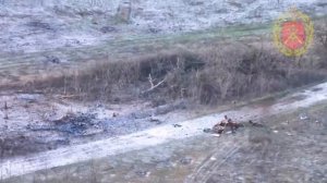 😳Кто ты воин?😳 🇷🇺🪖Штурмовик ВС РФ, после уничтожения противотанковой миной блиндажа ВСУ…🔽🔽🔽