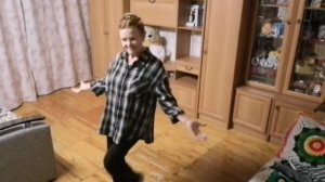 "А я - такая классная" - песня из репертуара Елегы Карпук.