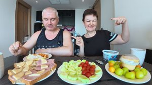 Мукбанг Вован ОБНОВИЛСЯ, теперь он ДРУГОЙ) СПЛЕТНИЧАЕМ и Вкусно кушаем и БОЛТАЕМ в Таиланде на обед