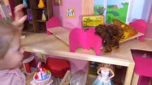 Домик для кукол Барби с мебелью - РАСПАКОВКА игрушки для девочек [get.gt]