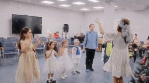 Российский Дед Мороз и Снежинка