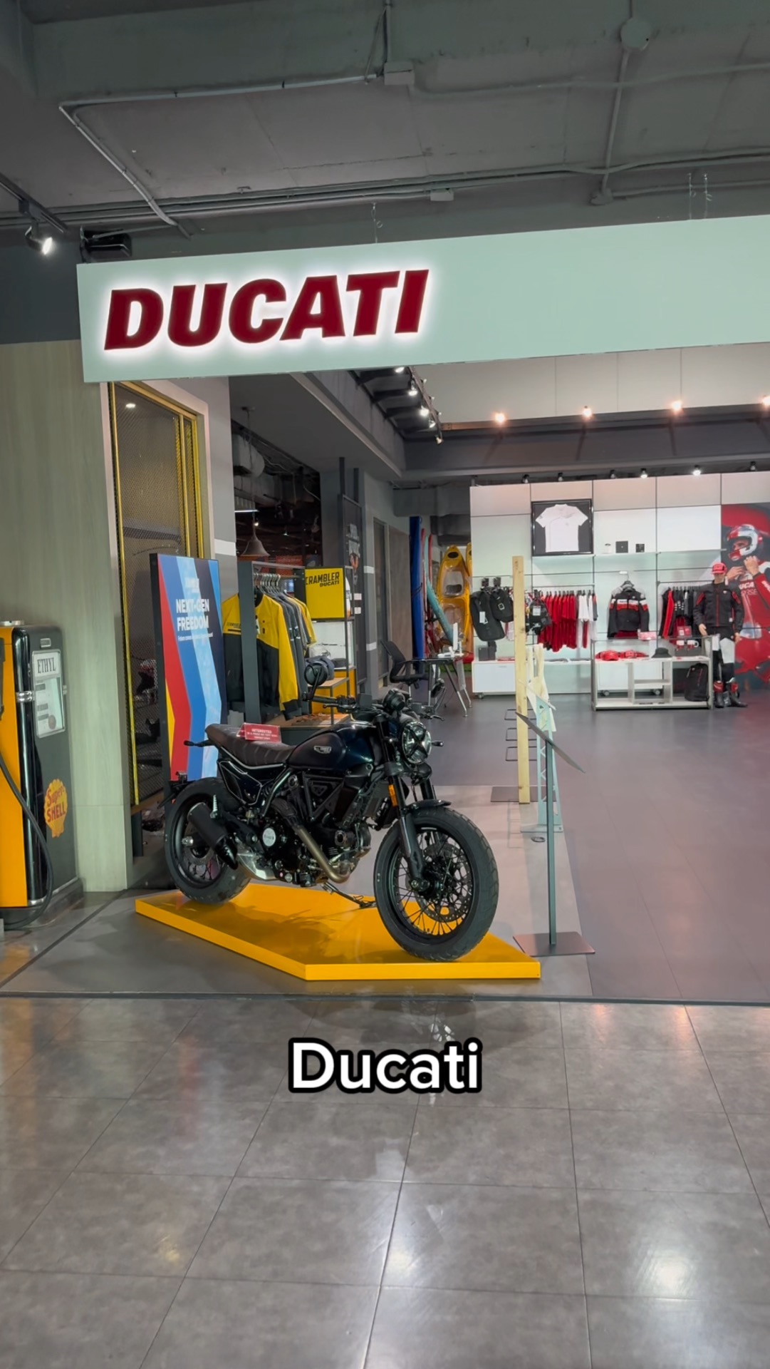 Обзор на салон Ducati в Тайланде смотреть онлайн