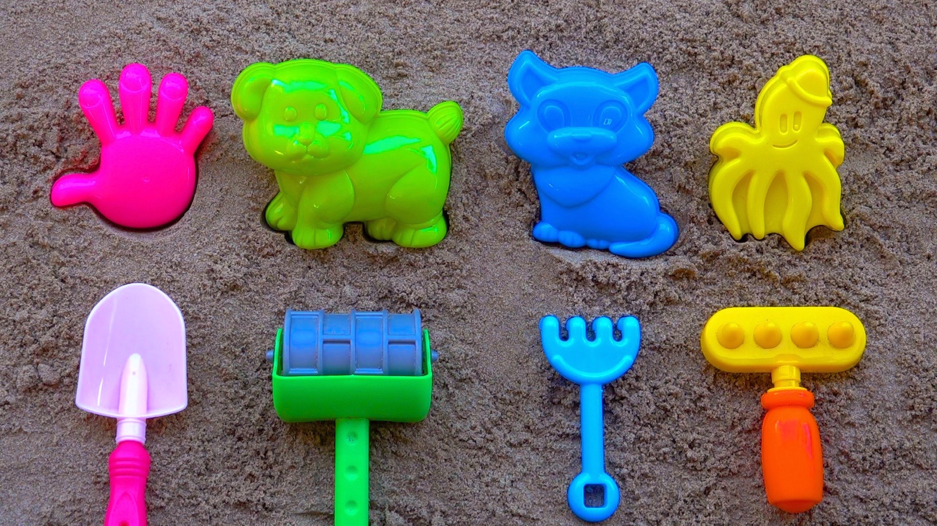 ИГРУШКИ КОШЕЧКИ СОБАЧКИ | Мультик для Малышей | Развивающий мультик для детей | Играем c песком смотреть онлайн