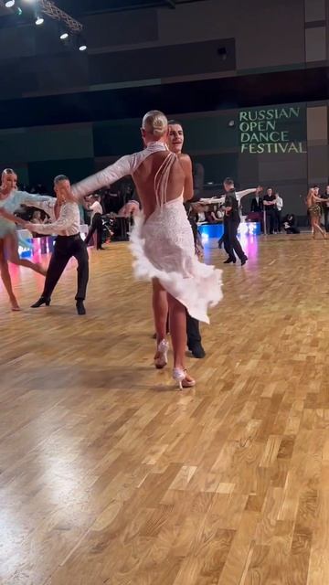 Руслан Адаев/Полина Дубейко смотреть онлайн