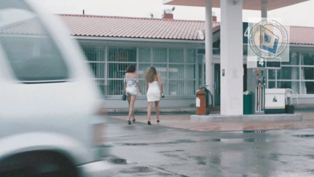 Отрывок из фильма Особенности Национальной Рыбалки. Хорошие дороги, нет спиртного на АЗС, чисто... смотреть онлайн