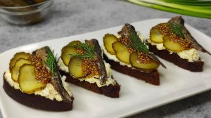 Вкуснейшие БУТЕРБРОДЫ со ШПРОТАМИ на Новый ГОД! ЗАКУСКА на праздничный СТОЛ!