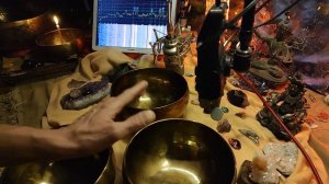 Бихар.  237, 211, 145 Гц