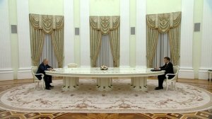 Spiegel: желание Макрона вести диалог с Путиным усугубило противоречия с Мерцем