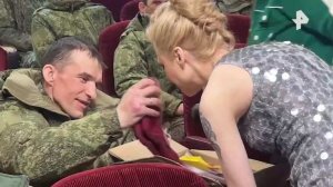 Заслуженная артистка РФ Юта спела перед участниками освобождения Гуляйполя