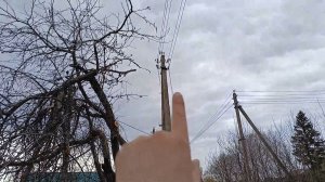 Спиливание опасных деревьев перед домом. Яблони. Апрель 2024. часть 3