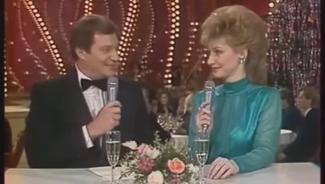 ГЕНЕРАЦИЯ ИИ -НЕ ГОЛУБОЙ ОГОНЁК 2026 смотреть онлайн