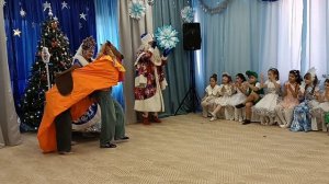Танец Лошадки (родители)на Новогоднем празднике в детском саду 2025г