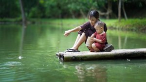 Собираем побеги бамбука и делаем столы и стулья из стеблей бамбука. Мать-одиночка, 17 лет