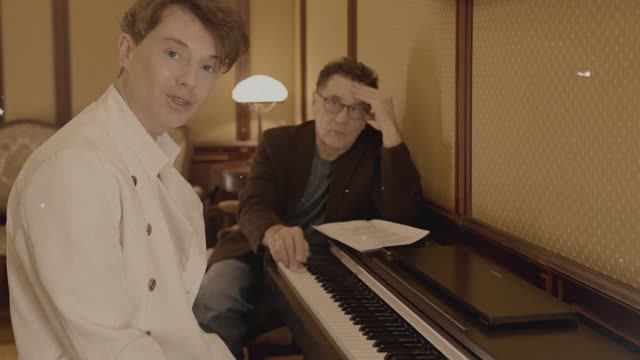 Сергей АРУТЮНОВ, Cергей Маковецкий, DJ Nejtrino - Ночь, Улица, Фонарь, Аптека