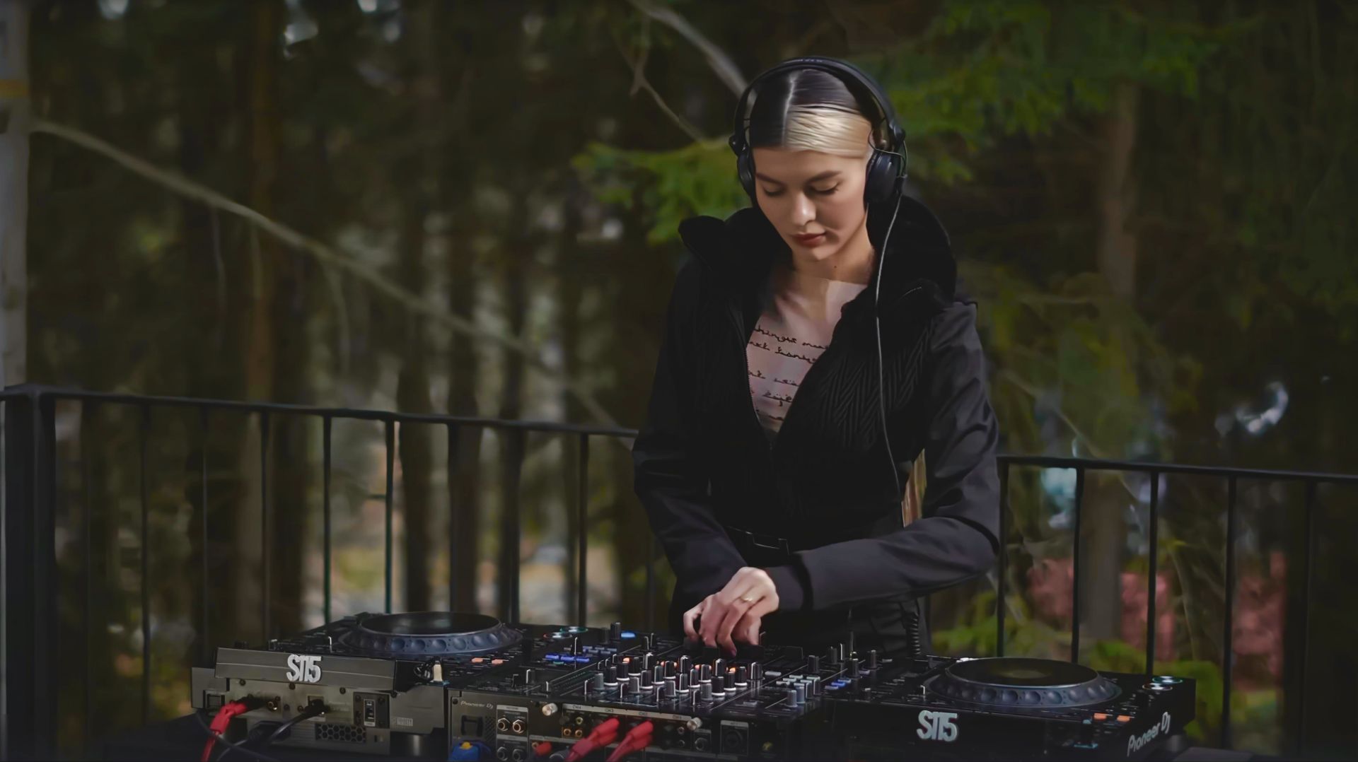 ARMINA - Live @ Year Mix 2025 [ Progressive House & Melodic Techno ] 4K смотреть онлайн