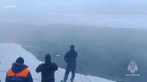 В результате провала автомобиля под лед реки Лена в Якутске погибли два человека