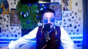 Долина влипла, могут завести уголовное дело, под суд ей готовят. Долина не пускает Лурье в квартиру.