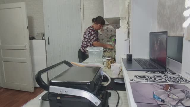 Жизнь покажет. Не в обиде. Семья в деревне смотреть онлайн