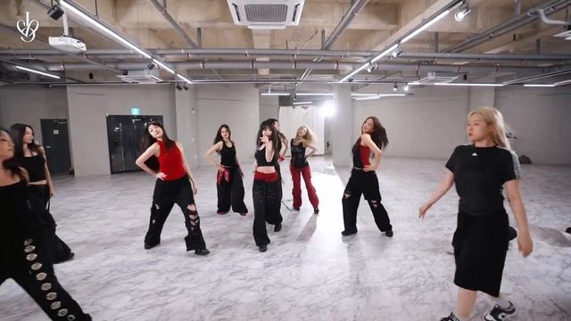 IVE - XOXZ DANCE MIRRORED смотреть онлайн