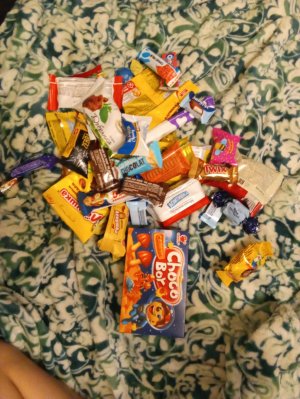 пробую конфеты