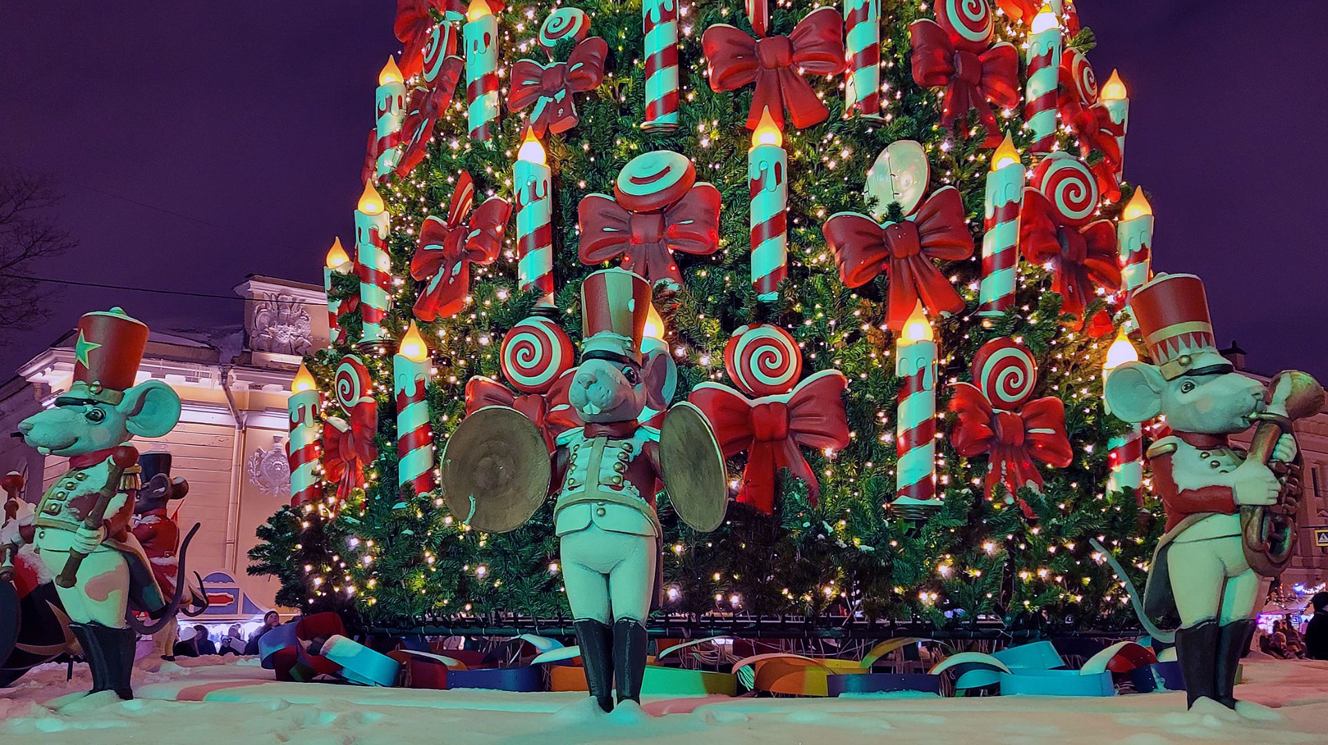 Новогодний Санкт-Петербург: Манежная площадь - Новогодняя Ярмарка