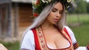 ГРЕШНАЯ русская красавица А деревня всё видит и всё помнит