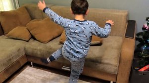 Миша-акробат