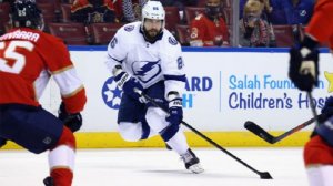 Дубль Кучерова помог "Тампе" обыграть действующего чемпиона "Флориду" в НХЛ
